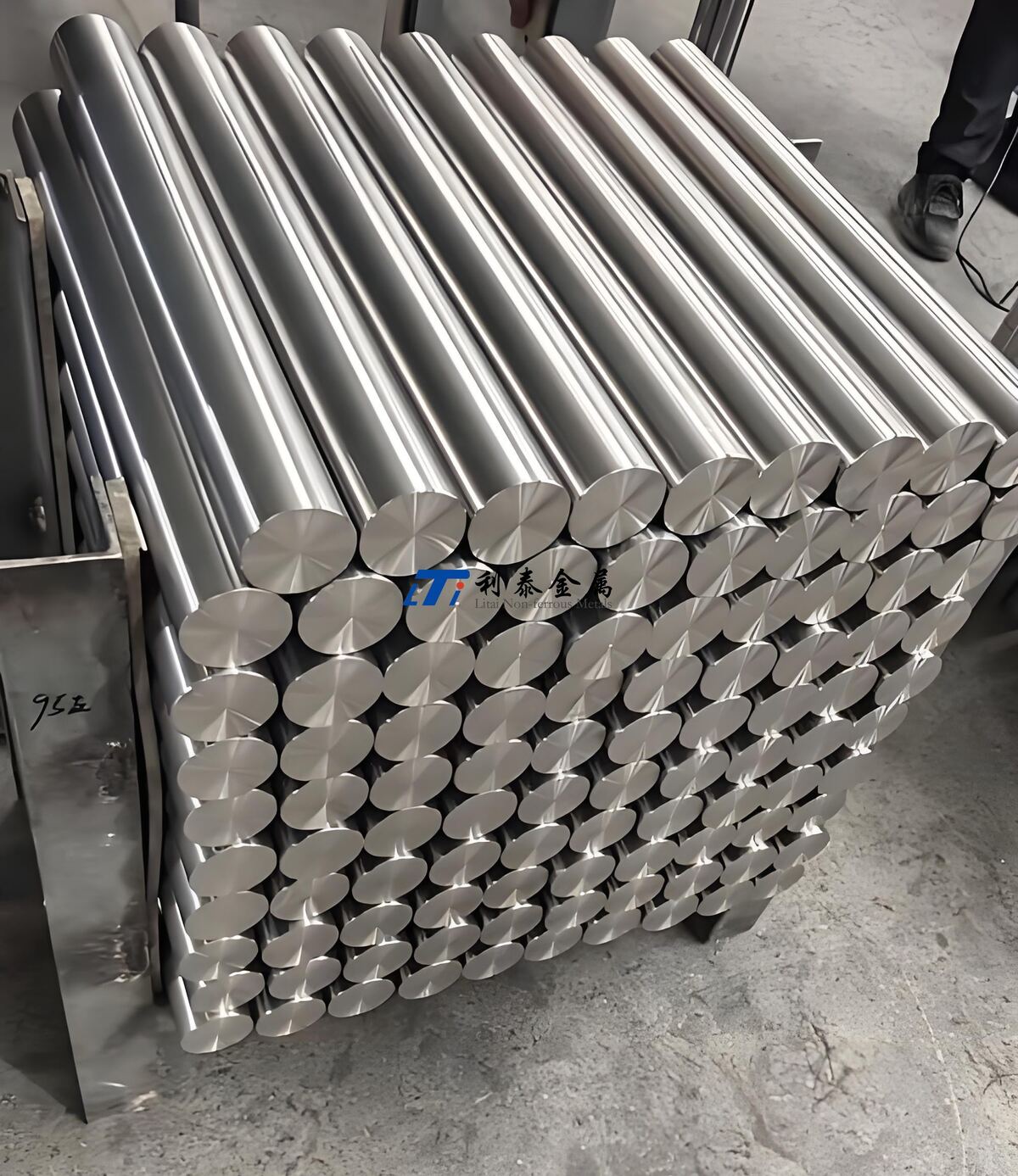 高端设备与能源用Ti180钛合金棒